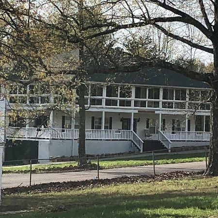 Mitchell Manor At Fall Creek Falls Pikeville Exterior photo